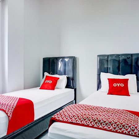 Capital O 94254 Dental Inn 반다 아세흐 외부 사진
