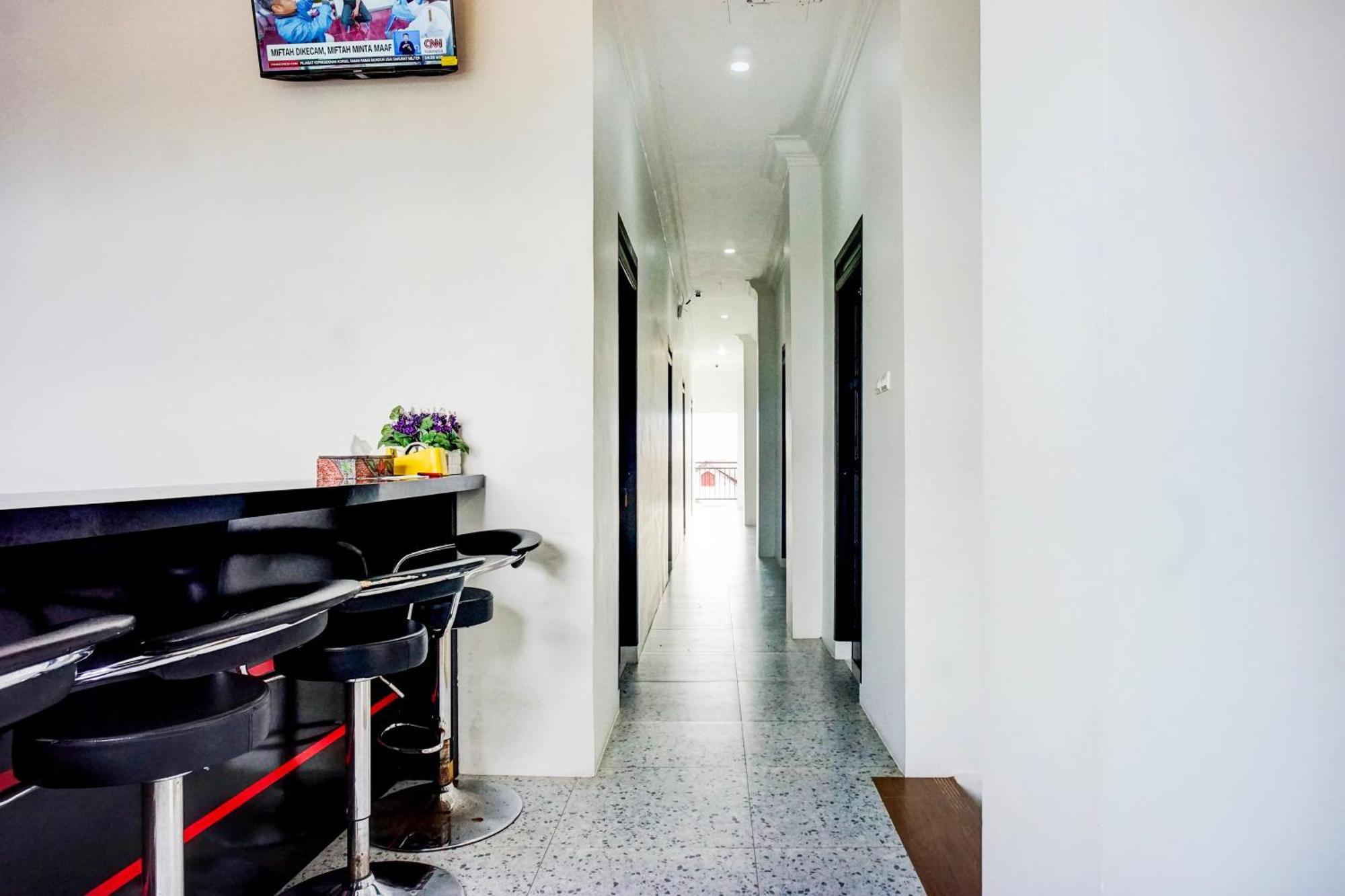 Capital O 94254 Dental Inn 반다 아세흐 외부 사진